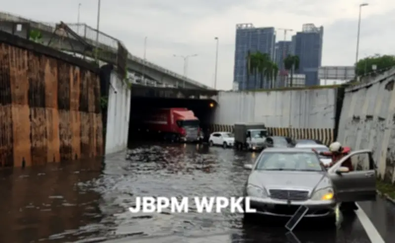 Lembah Klang Waspada Banjir Kilat, MetMalaysia Keluarkan Amaran Ribut Petir