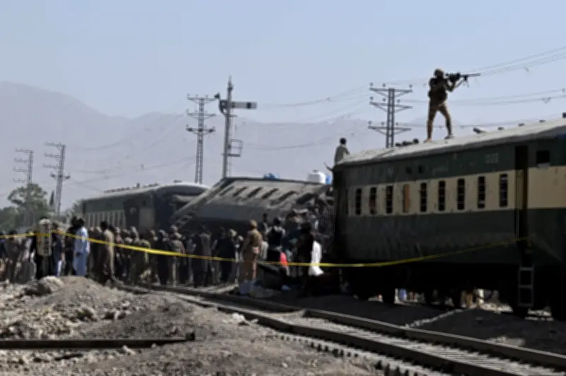 Letupan sasar kereta api tentera di Pakistan, 24 maut