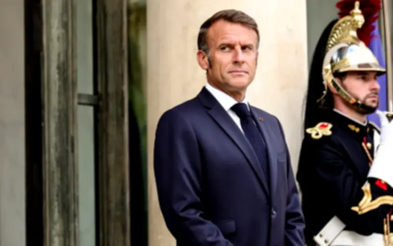 Macron beri amaran kepada Belarus jangan terbabit dalam perang Ukraine