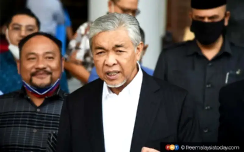 Mahkamah tangguh keputusan permohonan Zahid dibebas dalam kes Yayasan Akalbudi