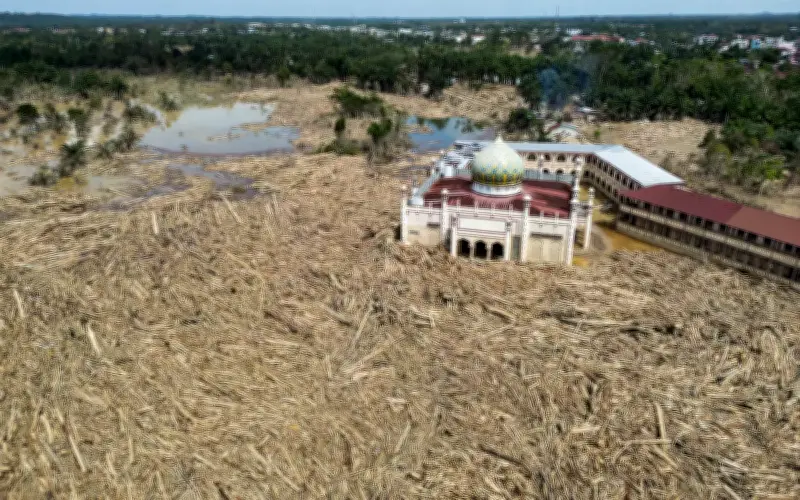 Mangsa banjir Indonesia saman kerajaan lambat bina semula