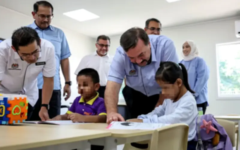 Menteri puji sistem bina sekolah lebih murah dan cepat