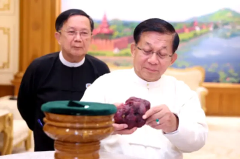 Myanmar temui batu delima 11,000 karat di Mogok, antara terbesar pernah direkod