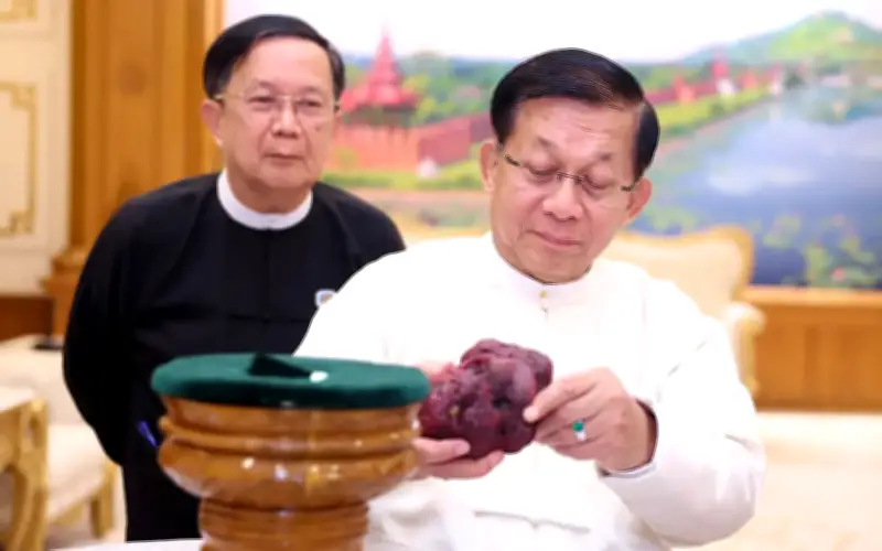 Myanmar Temui Delima Gergasi 11,000 Karat