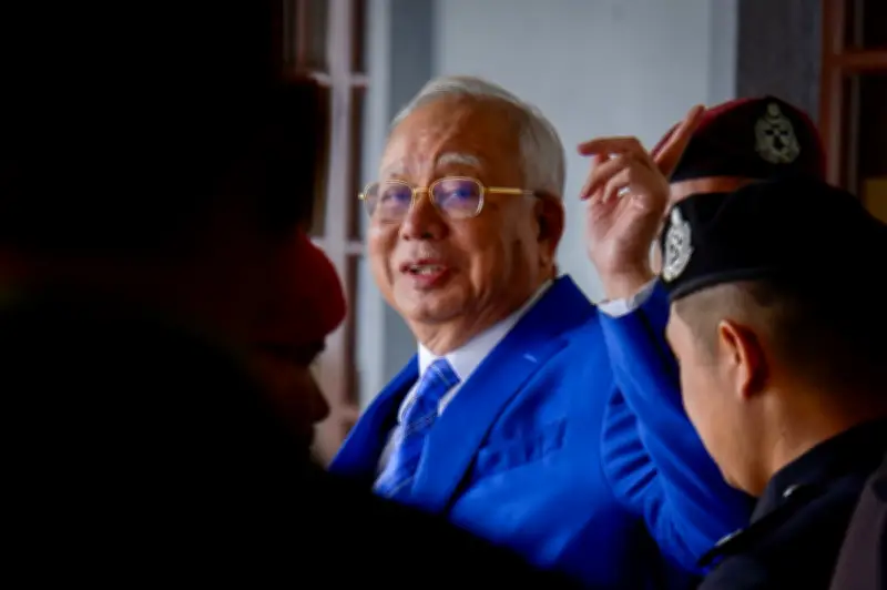 Najib failkan bukti baharu untuk batal sabitan kes 1MDB