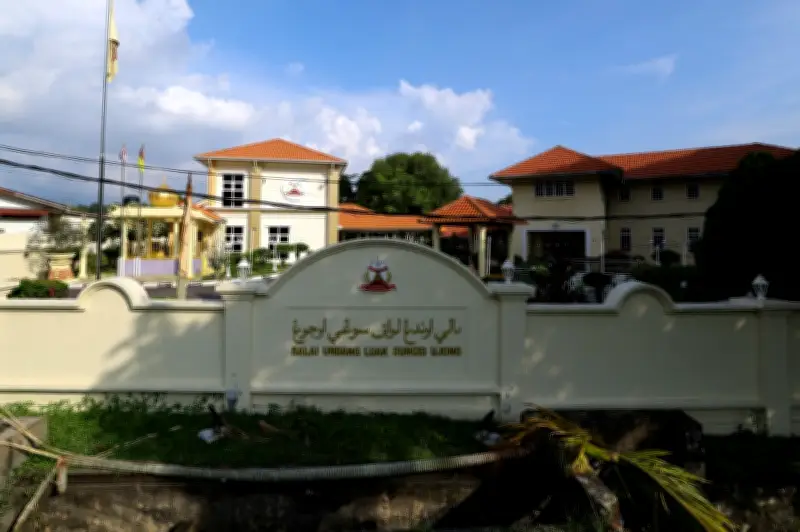 Negeri Sembilan lantik Undang Luak Sungei Ujong baharu di celah kontroversi adat