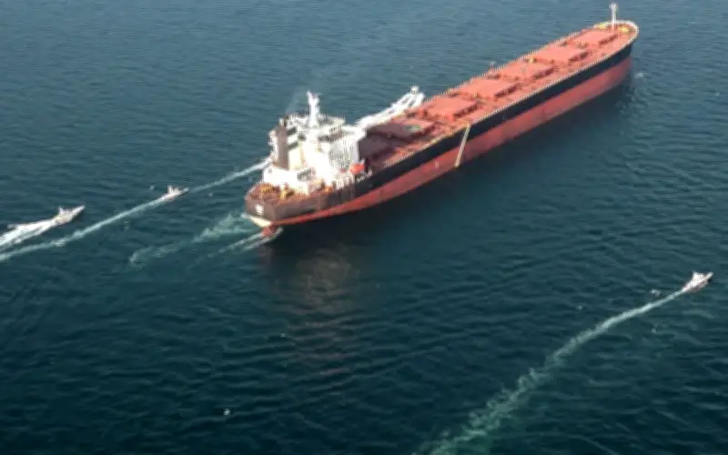 Oman desak tindakan maritim untuk kapal terdampar di Teluk