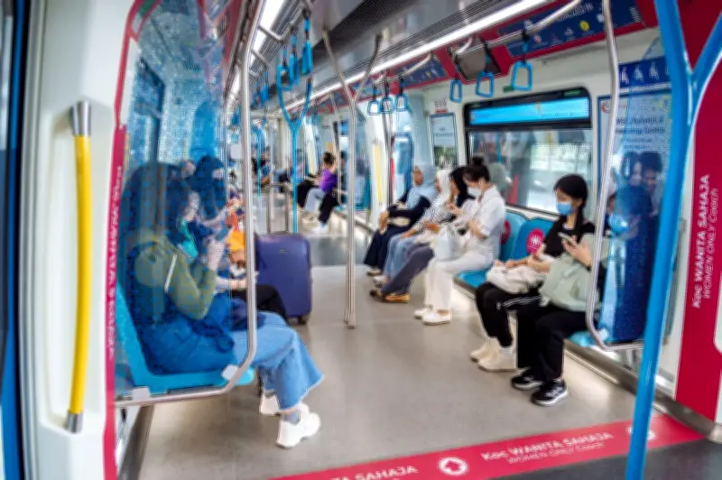 Panduan Naik Tren di Kuala Lumpur: Cara Bayar, Tap Masuk dan Keluar