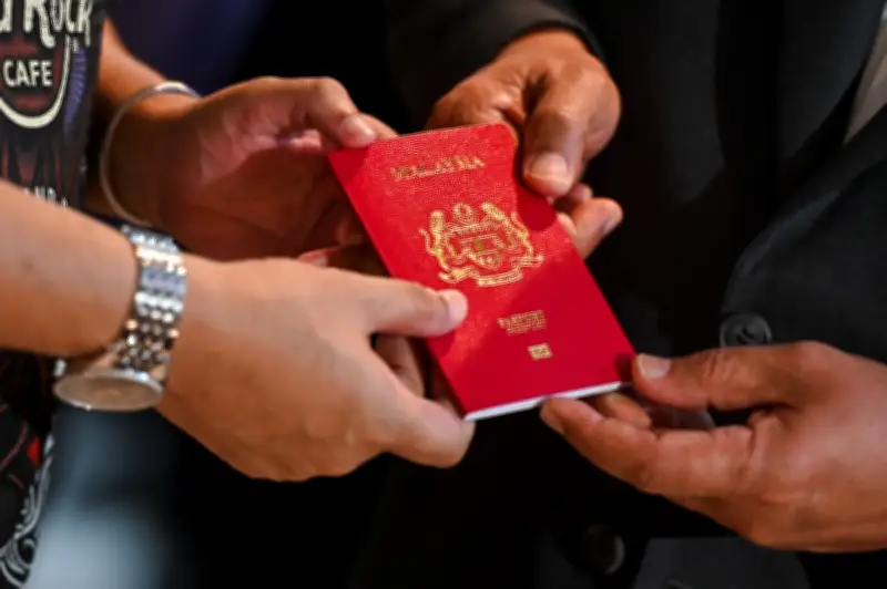 Pasport Malaysia baharu 94 ciri keselamatan mulai 1 Jun, elak guna AI