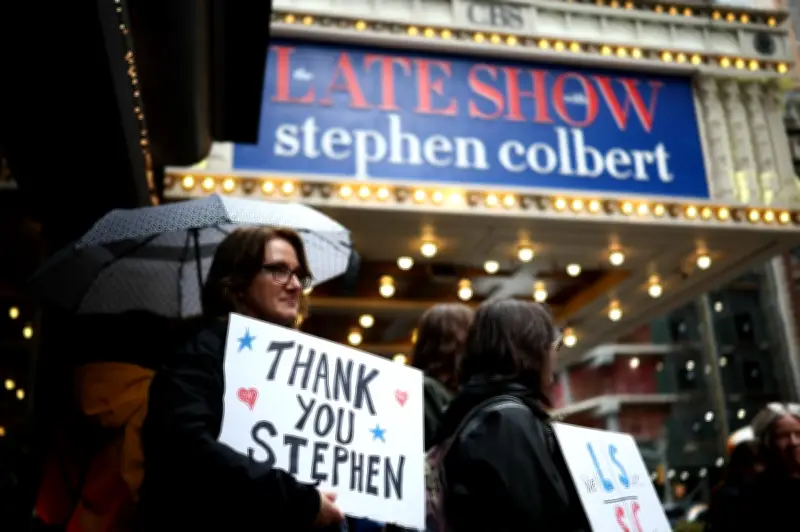 Paul McCartney pimpin penghormatan akhir untuk Stephen Colbert