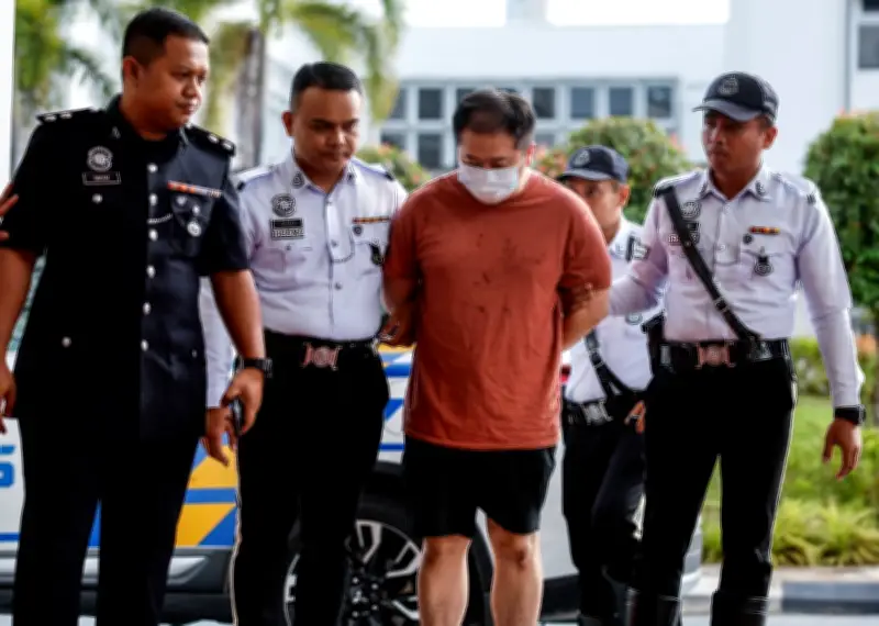 Pembantu Acara Saman Tidak Mengaku Bersalah Kes Mabuk Langgar Penunggang P-Hailing