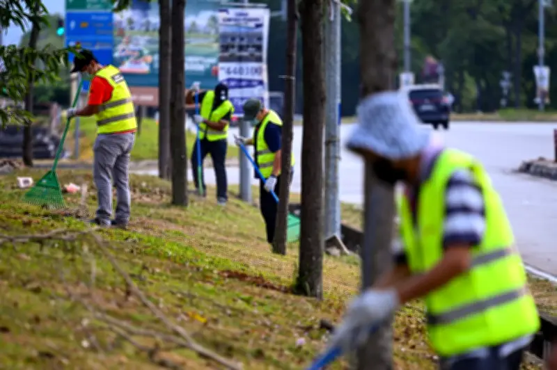 Pembuang sampah di Pulau Pinang terpaksa menyapu jalan, kutip sampah mulai 1 Julai