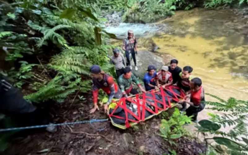 Pendaki wanita maut tergelincir dalam sungai di Gua Musang