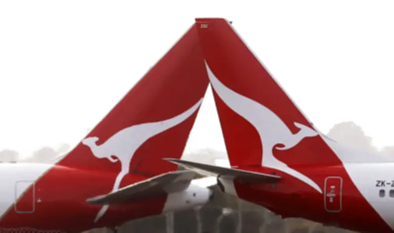 Penerbangan Qantas terpaksa dialihkan selepas penumpang gigit pramugara