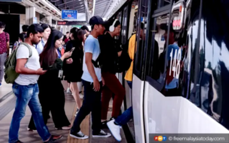 Pengalaman naik tren: Pengembaraan atau bahaya?