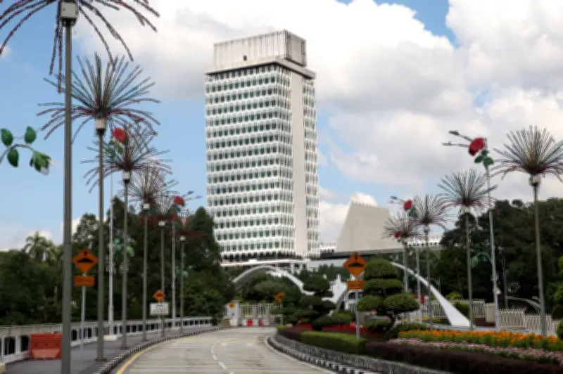 Percayalah pada pemegang kunci yang mengutamakan kepentingan rakyat