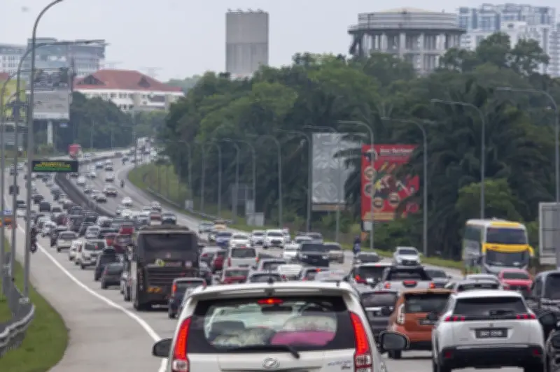 PLUS jangka 2.2 juta kenderaan sehari semasa cuti sekolah dan perayaan
