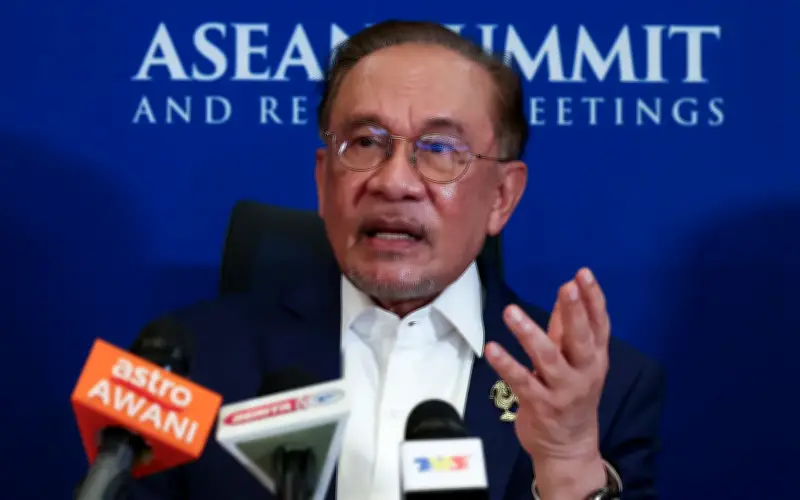 Projek ladang babi ditangguhkan dulu kerana keterlaluan lepas, kata PM