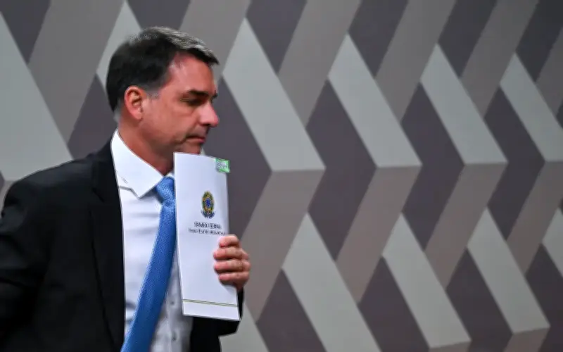Rakaman bocor boleh gagalkan harapan Flavio Bolsonaro ke presiden Brazil