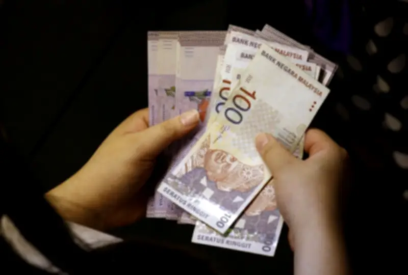 Ringgit susut berbanding dolar AS menjelang laporan pekerjaan AS, ketegangan Asia Barat