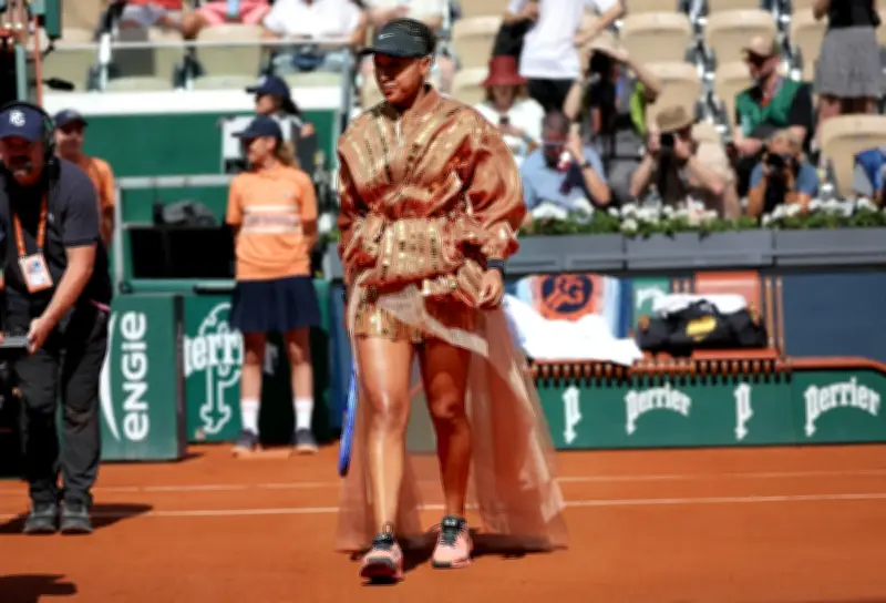 Roland Garros Jadi Landasan Fesyen: Osaka Bergemerlapan, Sabalenka Bersinar