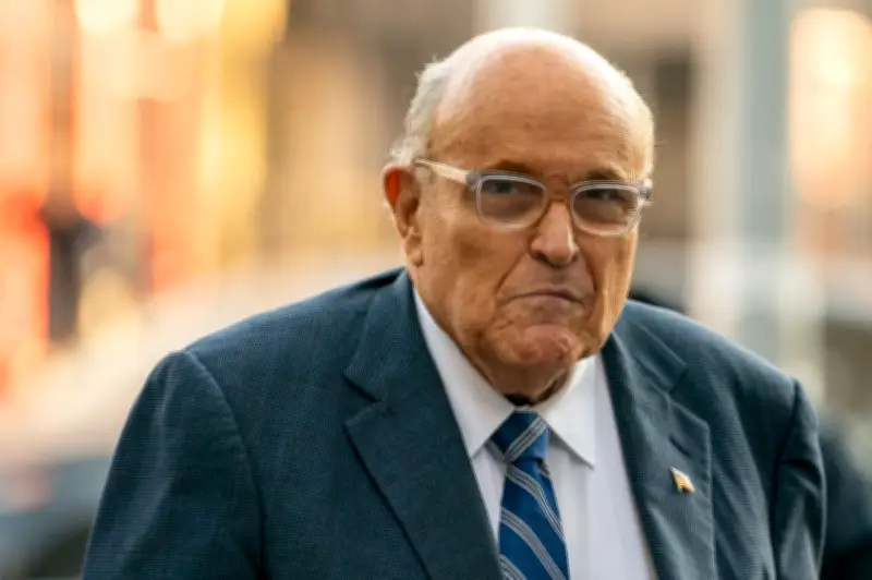 Rudy Giuliani masih kritikal selepas dirawat akibat radang paru-paru
