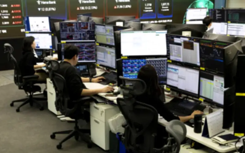 Saham Asia Lega dengan Ketahanan Teknologi, Minyak Turun dari Puncak