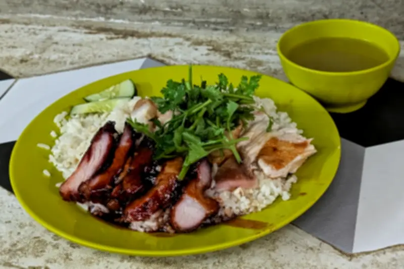 Semua House Chicken Rice: Hidangan Tengah Hari Bawah RM15 di Pertama Complex