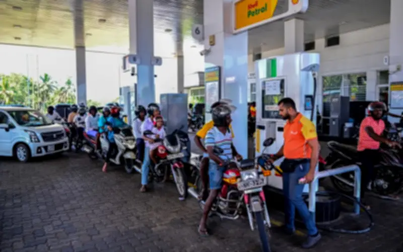 Sri Lanka naikkan harga minyak, inflasi meningkat dua kali ganda