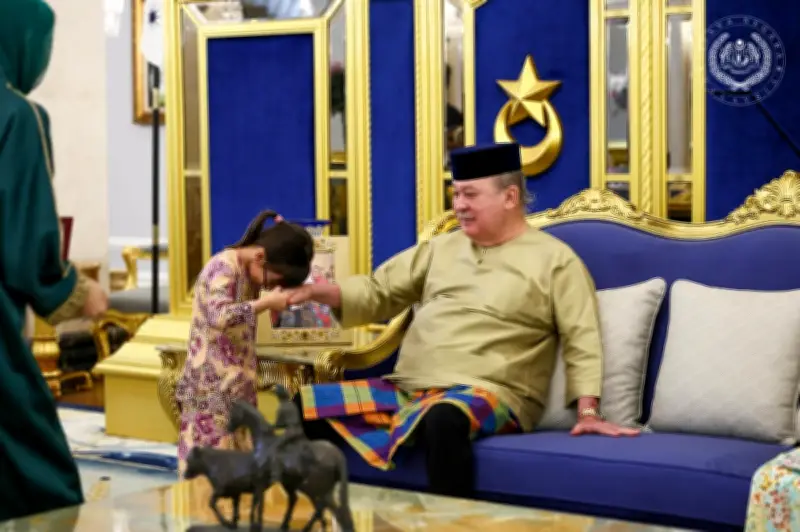 Sultan Ibrahim rai Aidiladha bersama keluarga di Istana Bukit Serene
