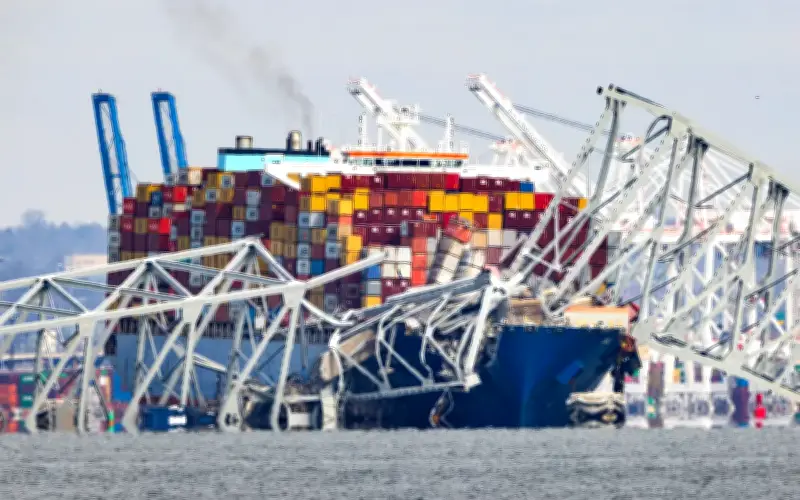 Syarikat Singapura dan India didakwa atas nahas jambatan Maryland