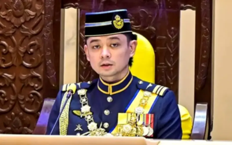 Tengku Hassanal arah tentera dapat izin Sultan Pahang untuk latihan
