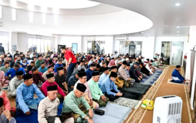 Tengku Hassanal titah umat Islam perkukuh perpaduan, tingkatkan amal kebajikan semasa Zulhijah