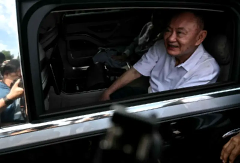 Thaksin Shinawatra dibebaskan awal dari penjara, prospek politik kembali