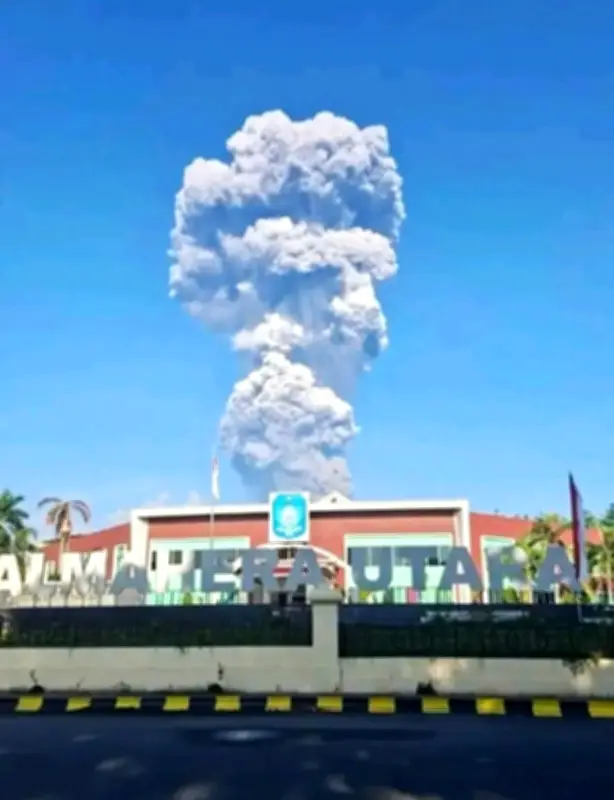 Tiga pendaki maut dalam letusan Gunung Dukono, dua warga Singapura