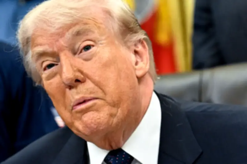 Trump henti sementara misi kawal Selat Hormuz demi rundingan dengan Iran
