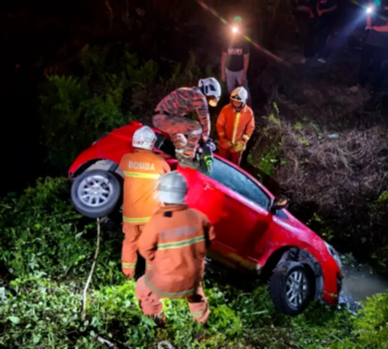 Wanita maut selepas kereta terbabas masuk parit di Miri