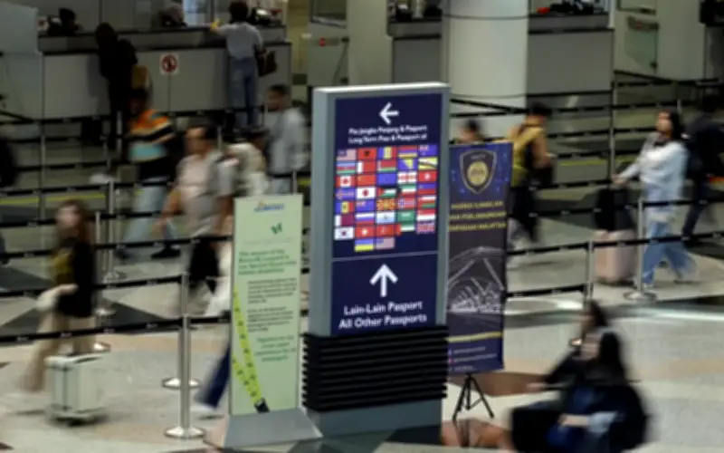 Warga Algeria maut terjatuh di KLIA Terminal 2