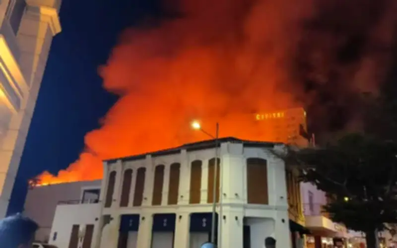 Warga Myanmar maut cuba melarikan diri dari kebakaran bangunan Odeon