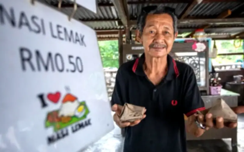 Warung di Perak jual nasi lemak 50 sen, harga kekal 30 tahun