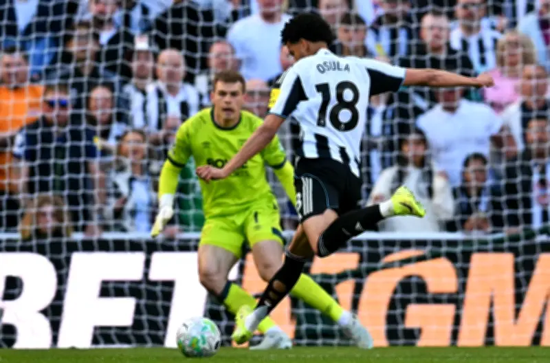 West Ham hampir tersingkir, Man United atasi Forest