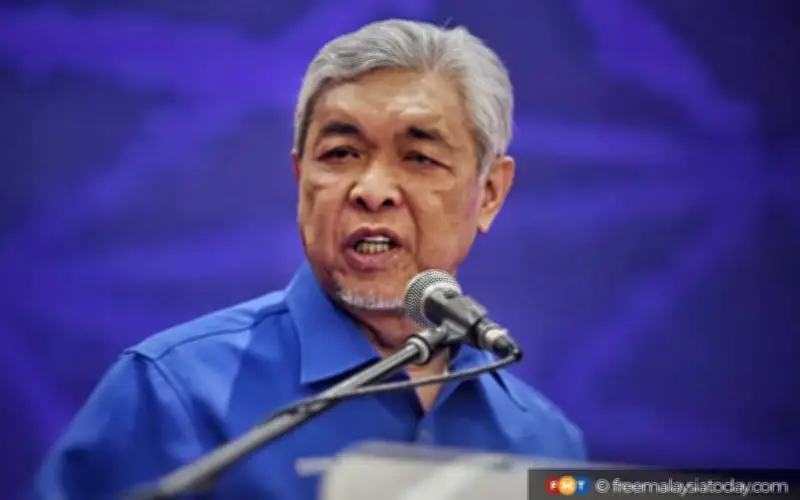 Zahid tegur tiga sayap Umno, hormati keputusan parti sokong kerajaan perpaduan