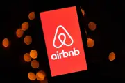 Airbnb perluas perkhidmatan ke hotel, sewa kereta dan hantar barang runcit