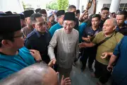 Anwar akan jelaskan rundingan MA63 dan ulang kaji geran Sabah esok