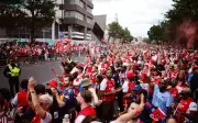 Arsenal Raikan Kejuaraan Premier League dengan Perarakan Bas Terbuka
