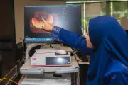 Bisikan Boleh Memudaratkan Suara, Ini Kata Pakar ENT Malaysia
