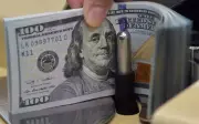 Dolar di Landasan untuk Lonjakan Mingguan Terbesar atas Taruhan Kenaikan Fed