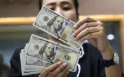Dolar kukuh ketika minyak naik, bon merudum jejas selera risiko
