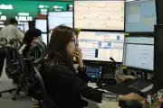 Harga minyak melonjak, saham Asia jatuh selepas serangan AS baharu ke atas Iran