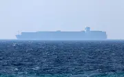 Iran dakwa paksa kapal perang AS berpatah balik dari Selat Hormuz